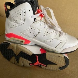 Jordan size 5 Y infrared white